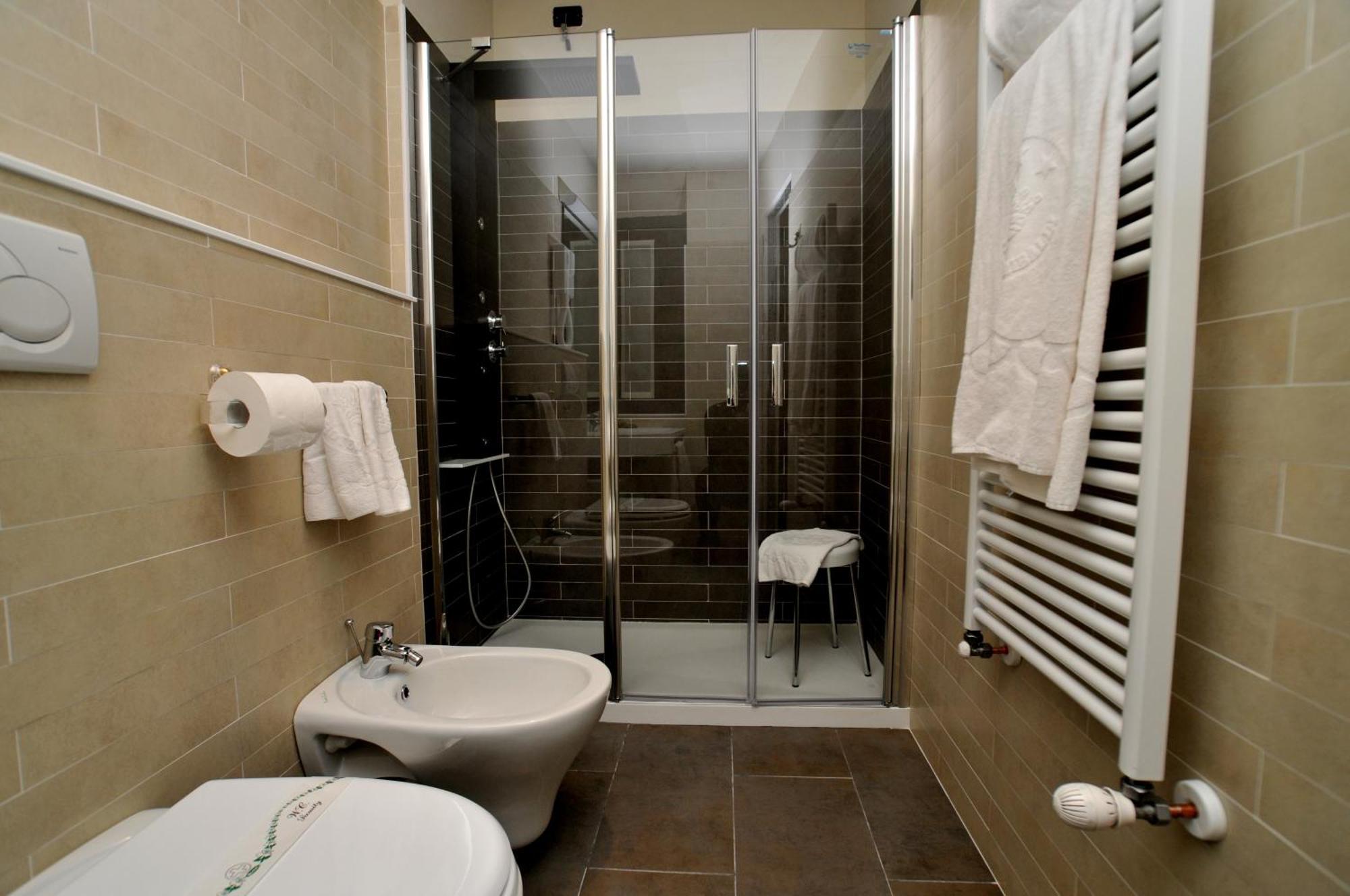 Hotel Garibaldi Vercelli Dış mekan fotoğraf