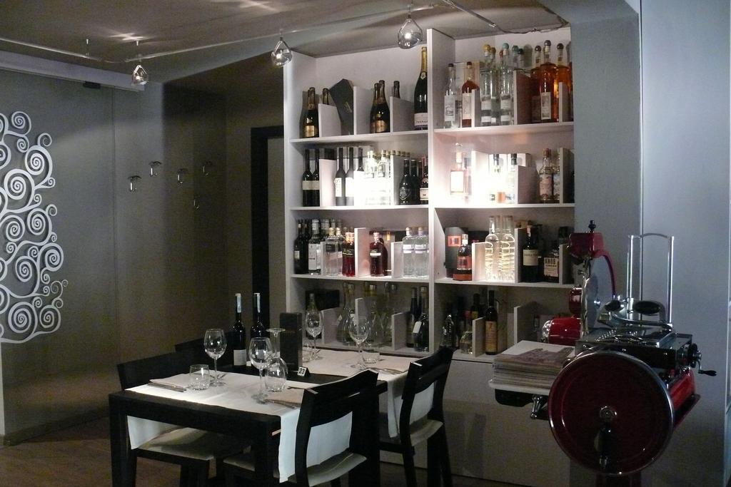 Hotel Garibaldi Vercelli Dış mekan fotoğraf