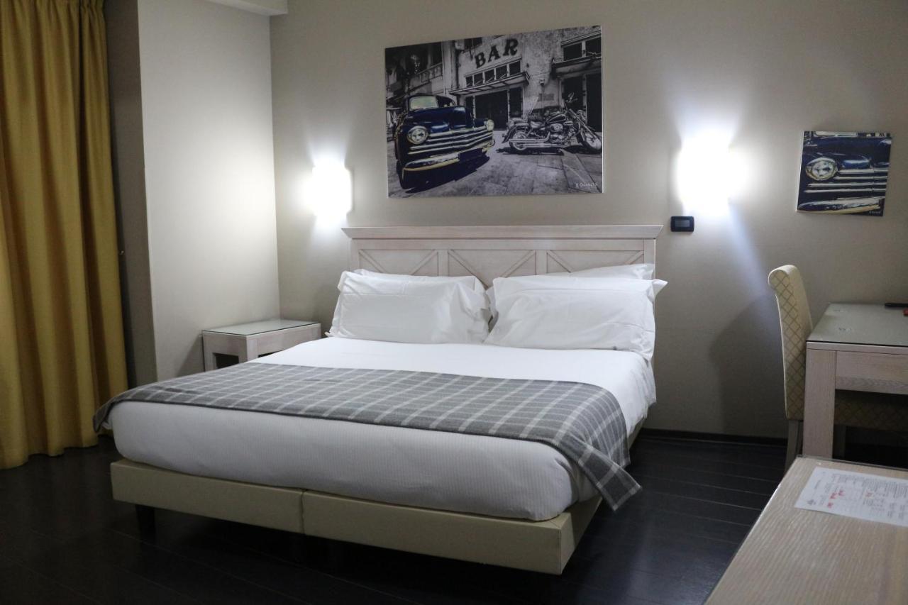 Hotel Garibaldi Vercelli Dış mekan fotoğraf