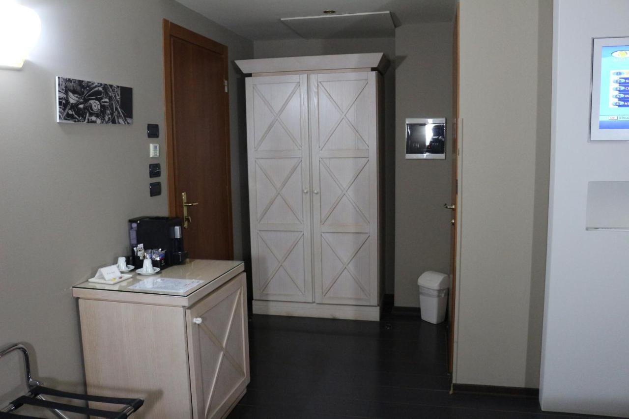Hotel Garibaldi Vercelli Dış mekan fotoğraf